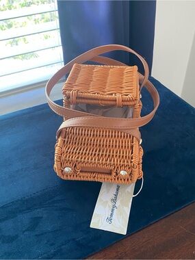 Tommy Bahama Woven Wicker Jeep handbag, Viral Summer Purse! NWT!